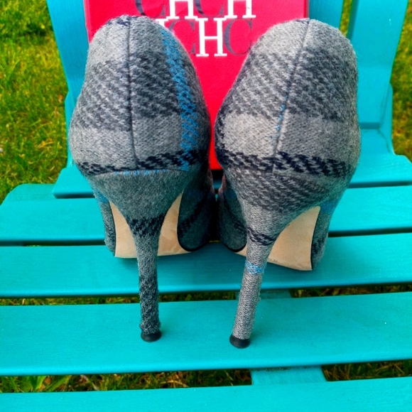 Shoes - Picture 2 of 4